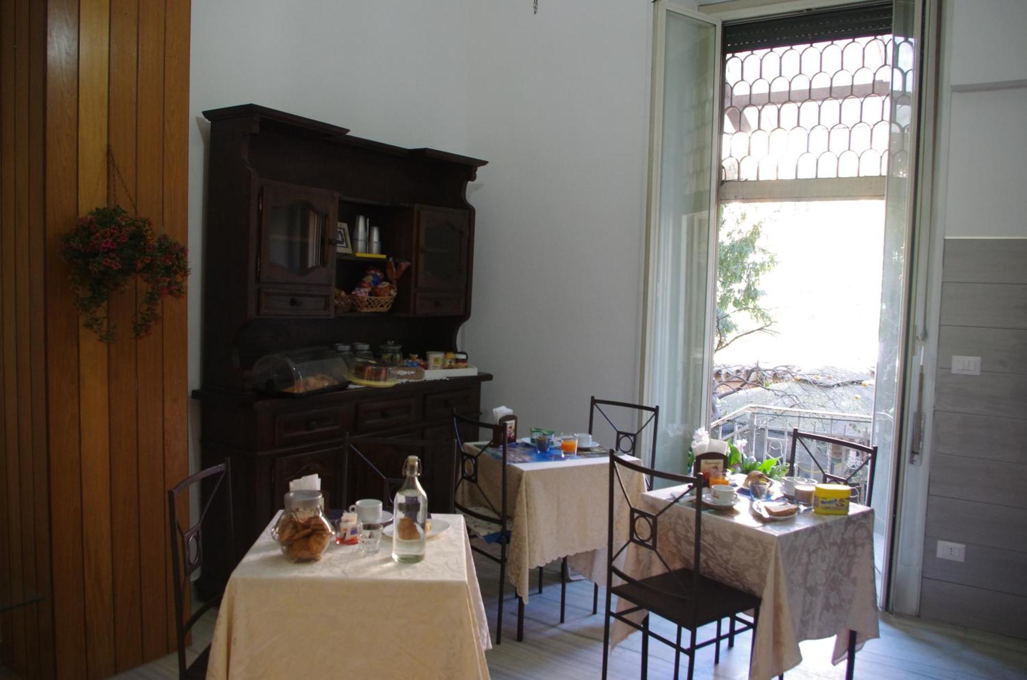 Tucci'S Roma Guest House Екстериор снимка